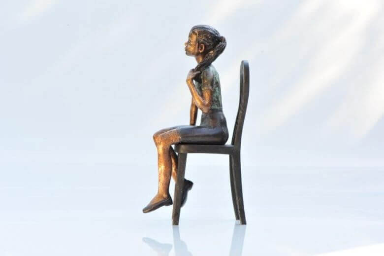 iris raousseau art kunst walentowski frau woman stuhl chair